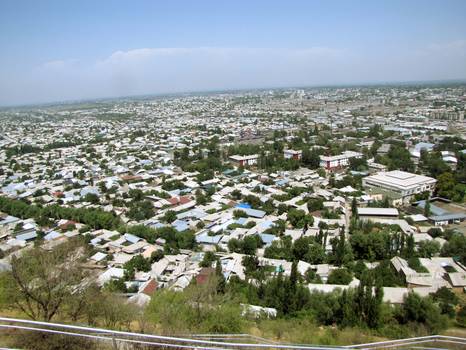Фото 3.2. Вид с горы Сулейман на кварталы города Ош
